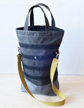 Load image into Gallery viewer, The Urban Field bag has a 4inch gusset, wide enough to stand upright when loaded. Fully stretched out the bag is 21" from the bottom to the rim.