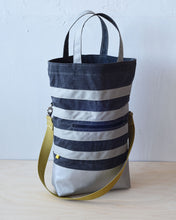 Load image into Gallery viewer, The Urban Field bag has a 4inch gusset, wide enough to stand upright when loaded. Fully stretched out the bag is 21" from the bottom to the rim.