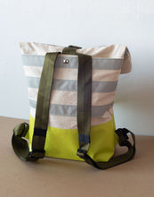 Load image into Gallery viewer, Bumble Bag - Silver/Lime Green